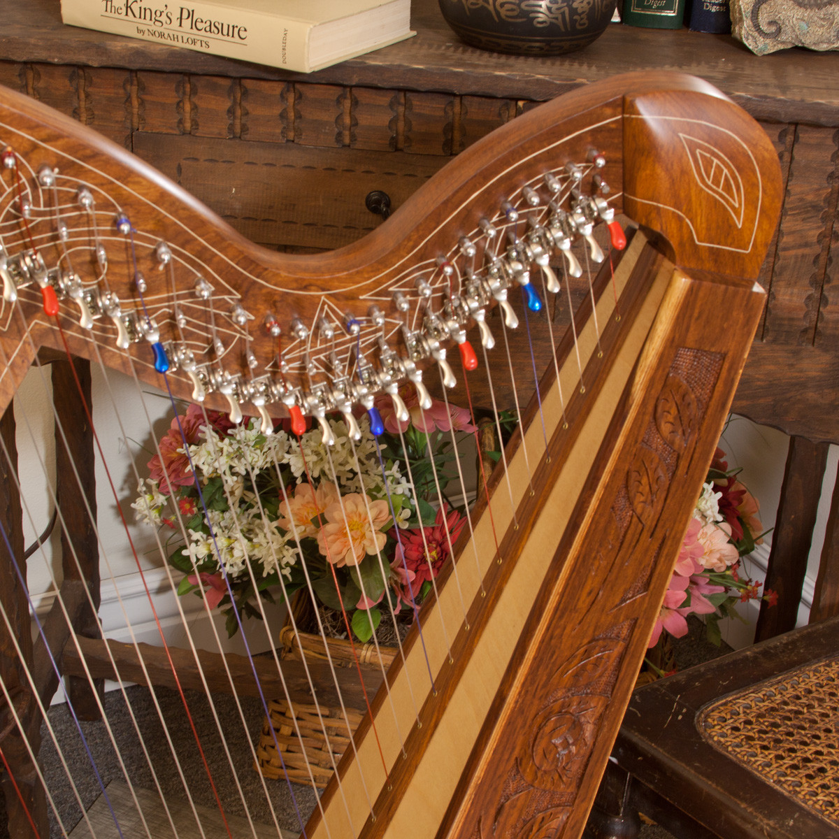 Minstrel Harp, 29 Strings, Sheesham, Chelby Levers, Celtic Thistle ...
